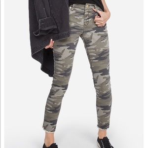 Mid Rise Camo Print Ankle Leggings 0R